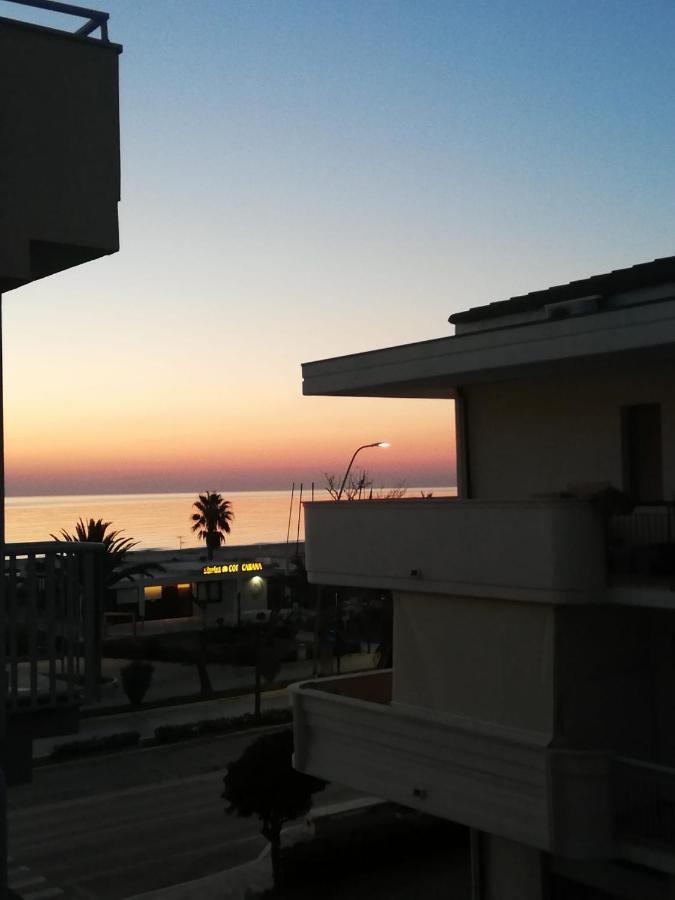 Marconi House Apartment Alba Adriatica Ngoại thất bức ảnh