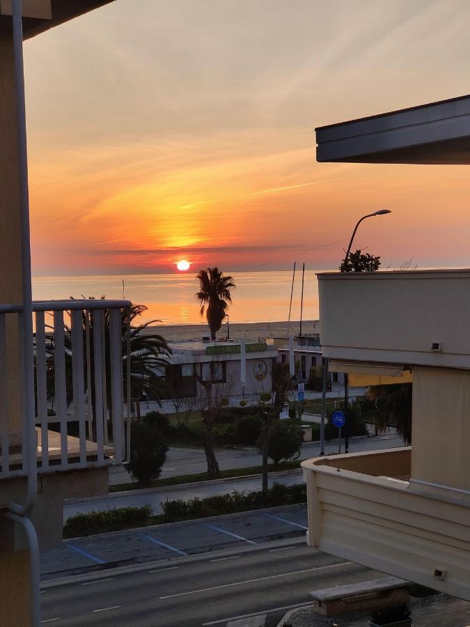 Marconi House Apartment Alba Adriatica Ngoại thất bức ảnh